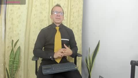 Snapshot of _axelking1_ chatting on 06-16-26, 11:35 Axel online show from 06-16-26, 11:35