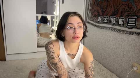 Ayase online show from 10-13-25, 05:18