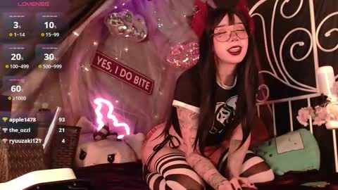 Crystal online show from 11-08-25, 05:23