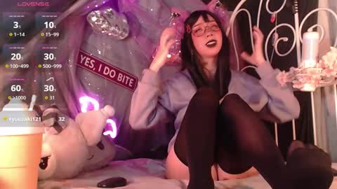 Crystal online show from 11-19-25, 06:19