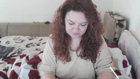 Snapshot of _bella_28 chatting on 10-28-25, 09:02 em online show from 10-28-25, 09:02