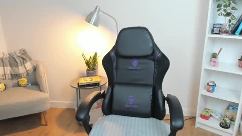 Bella Evans online show from 02-26-25, 05:42