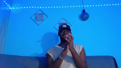 Snapshot of _black_stallion chatting on 06-11-26, 03:15 Andrew online show from 06-11-26, 03:15