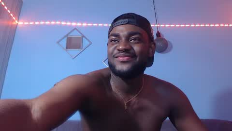 Snapshot of _black_stallion chatting on 07-07-26, 06:47 Andrew online show from 07-07-26, 06:47