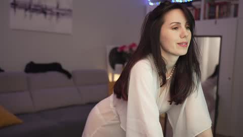 Lili online show from 12-04-24, 12:08