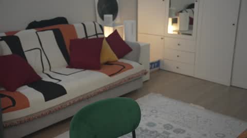 Lili online show from 02-26-25, 10:15