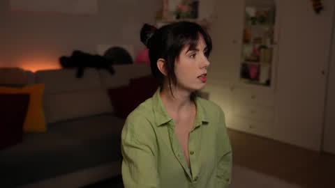 Lili online show from 06-28-26, 06:25