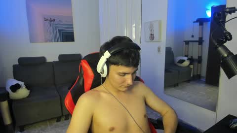 Snapshot of _blakee chatting on 01-12-25, 06:06 B L A K E online show from 01-12-25, 06:06