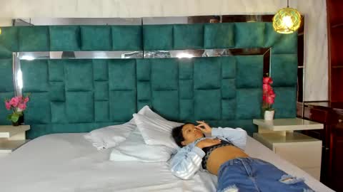 _bonnyandclyde online show from 04-15-26, 01:07