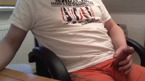 Uwe online show from 01-05-25, 01:04