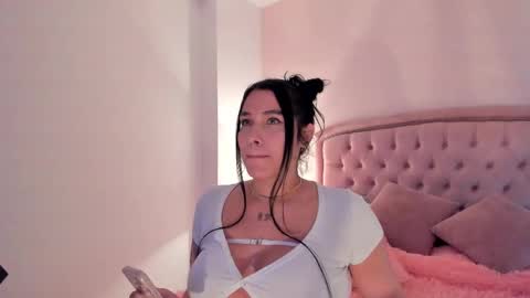 Snapshot of _cailyn chatting on 10-10-25, 09:58 cailyn online show from 10-10-25, 09:58