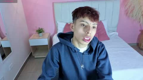 Snapshot of _camilo_ortiz chatting on 05-13-26, 08:16 camilo online show from 05-13-26, 08:16