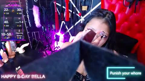 Snapshot of _candy_bdsm_ chatting on 02-14-25, 03:33 Bella online show from 02-14-25, 03:33