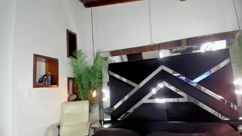 Candy online show from 11-06-25, 06:09