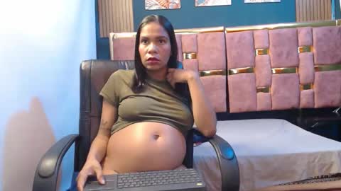 Caroline online show from 04-11-26, 11:03