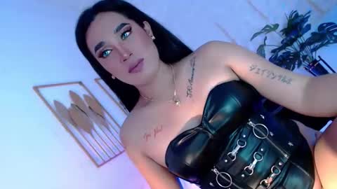 Caroline online show from 10-27-25, 06:06