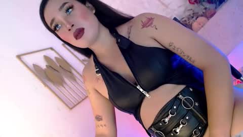 Caroline online show from 02-11-26, 07:02