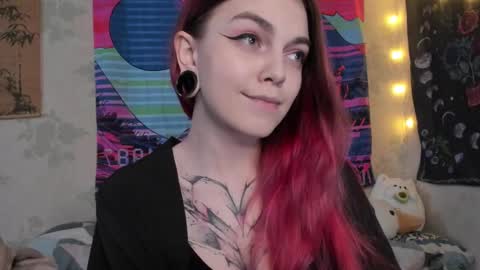 Caroline online show from 03-07-25, 02:56