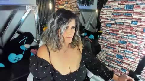 Snapshot of _casandra11 chatting on 01-04-25, 11:27 _casandra11 online show from 01-04-25, 11:27