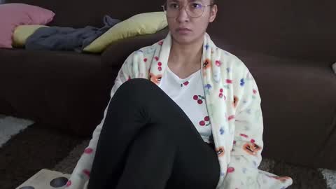 Snapshot of _cattleya1 chatting on 11-14-25, 02:49 cat online show from 11-14-25, 02:49