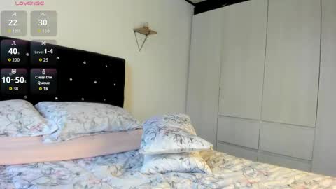 Snapshot of _cereza_ chatting on 06-05-26, 08:58 Bella online show from 06-05-26, 08:58