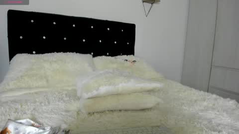 Snapshot of _cereza_ chatting on 06-08-26, 11:38 Bella online show from 06-08-26, 11:38