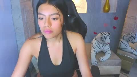 _charlottee_b online show from 05-27-26, 01:57