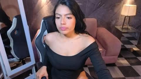 _charlottee_b online show from 06-08-26, 07:58