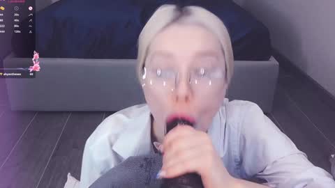 Angelina online show from 01-25-25, 02:25