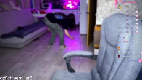 _chloe_miller_ online show from 02-03-25, 10:43