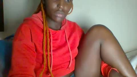 Snapshot of _clara01 chatting on 01-13-25, 01:39 clara online show from 01-13-25, 01:39