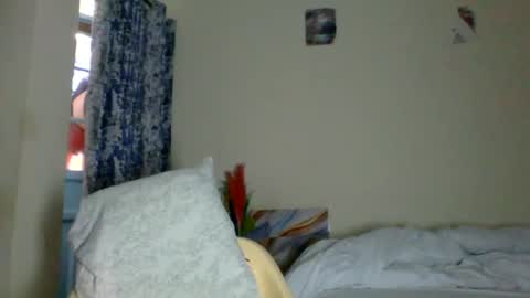 Snapshot of _clara01 chatting on 06-10-26, 06:34 clara online show from 06-10-26, 06:34