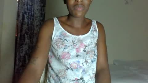 Snapshot of _clara01 chatting on 06-13-26, 07:39 clara online show from 06-13-26, 07:39