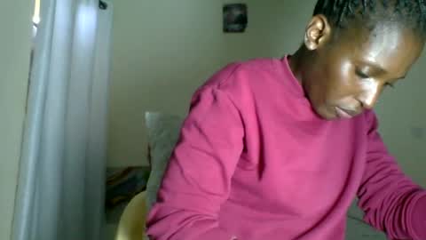 Snapshot of _clara01 chatting on 06-18-26, 06:13 clara online show from 06-18-26, 06:13