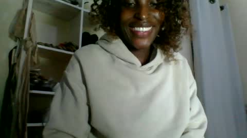 Snapshot of _clara01 chatting on 06-20-26, 10:45 clara online show from 06-20-26, 10:45