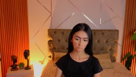 Snapshot of _coraliinee_ chatting on 07-17-26, 10:14 Coraline online show from 07-17-26, 10:14