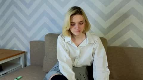 Snapshot of _cozyrose chatting on 10-13-25, 06:19 Stacy online show from 10-13-25, 06:19