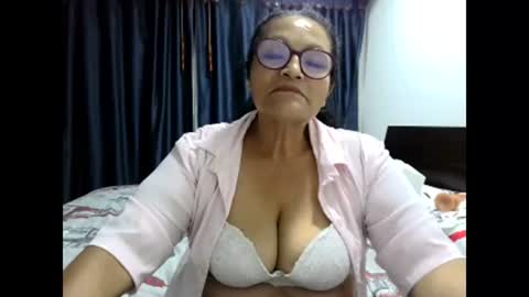 Snapshot of _cristal15 chatting on 11-11-25, 03:50 _cristal15 online show from 11-11-25, 03:50