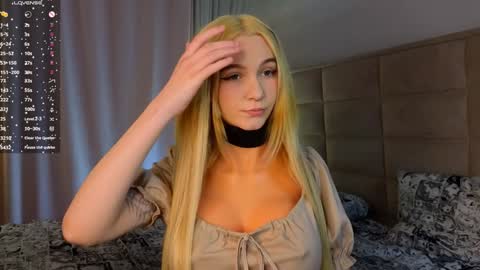 Snapshot of _curlydream_ chatting on 03-06-25, 01:05 Alice online show from 03-06-25, 01:05