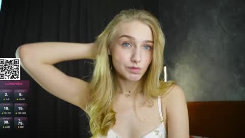 Snapshot of _curlydream_ chatting on 03-07-25, 11:18 Alice online show from 03-07-25, 11:18