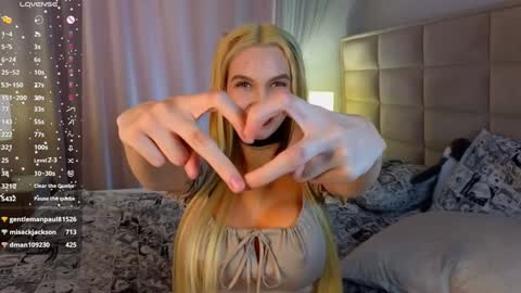 Snapshot of _curlydream_ chatting on 03-08-25, 06:32 Alice online show from 03-08-25, 06:32
