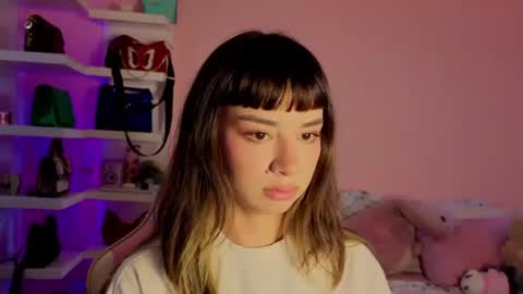 _cute_isabella_ online show from 07-06-26, 11:18