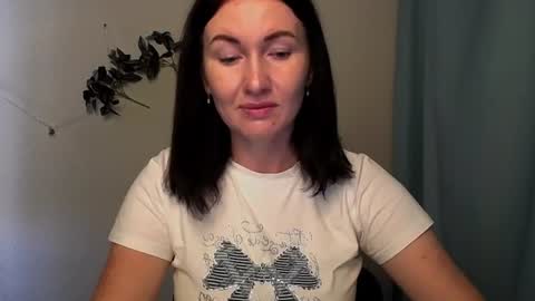 Snapshot of _cutie_and_shy_ chatting on 06-18-26, 06:57 _cutie_and_shy_ online show from 06-18-26, 06:57