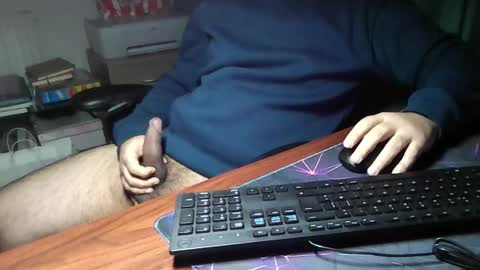 Snapshot of _daddypimp chatting on 01-12-26, 06:02 Paul online show from 01-12-26, 06:02