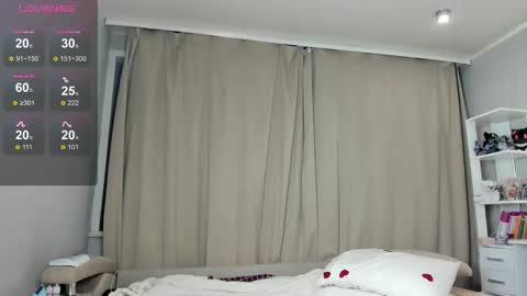 Snapshot of _darknessqueen_ chatting on 12-15-25, 11:03 Emilia online show from 12-15-25, 11:03