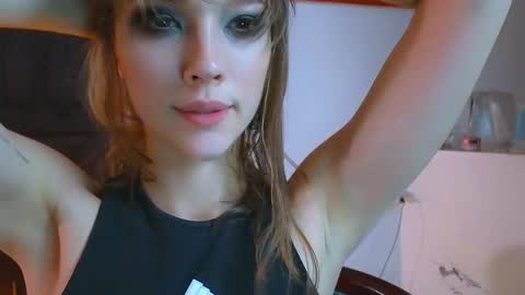 Snapshot of _demi_dee_ chatting on 12-13-24, 05:43 DemiDee online show from 12-13-24, 05:43