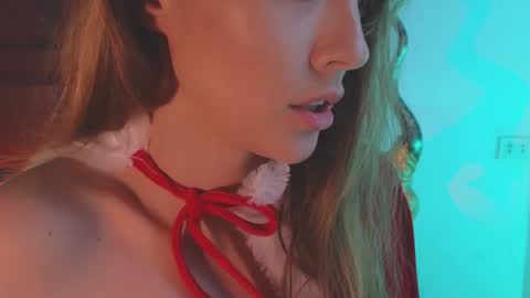 Snapshot of _demi_dee_ chatting on 12-20-24, 12:16 DemiDee online show from 12-20-24, 12:16