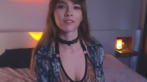 Snapshot of _demi_dee_ chatting on 01-19-25, 10:39 DemiDee online show from 01-19-25, 10:39