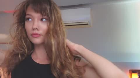 Snapshot of _demi_dee_ chatting on 01-26-25, 05:56 DemiDee online show from 01-26-25, 05:56