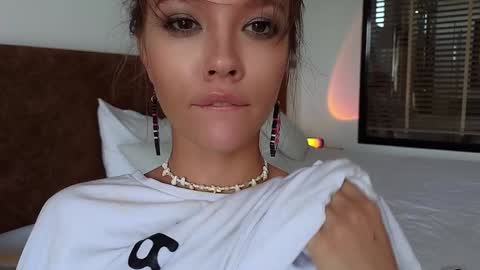 Snapshot of _demi_dee_ chatting on 10-13-25, 06:02 DemiDee online show from 10-13-25, 06:02